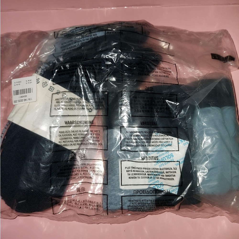 Abercrombie and Fitch Undies sock set size Medium NIP - Picture 2 of 7